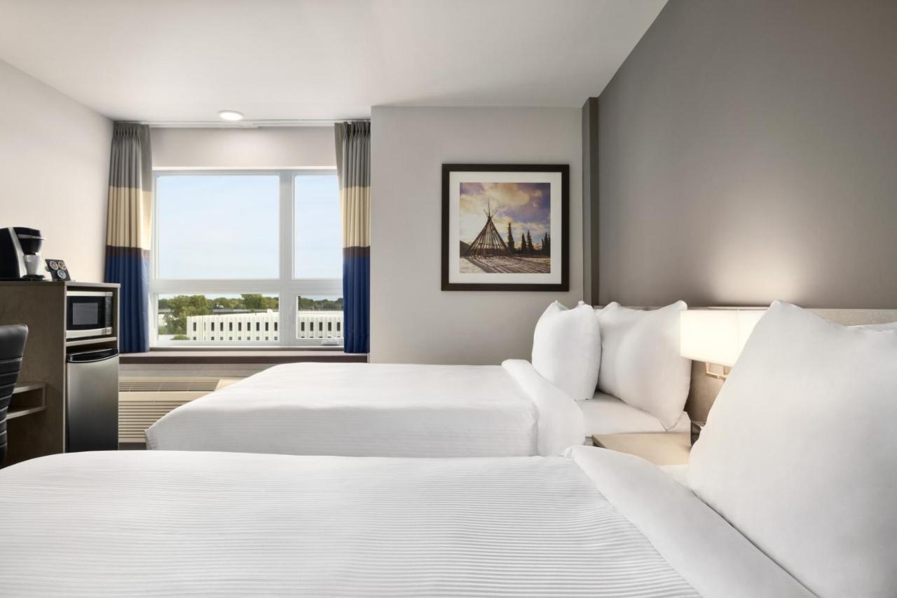 Microtel & By Wyndham Boisbriand * Sainte-Therese