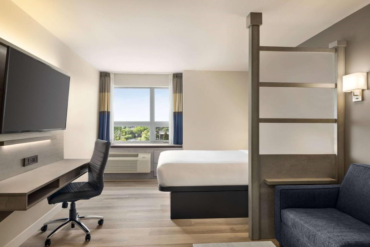 Microtel & By Wyndham Boisbriand