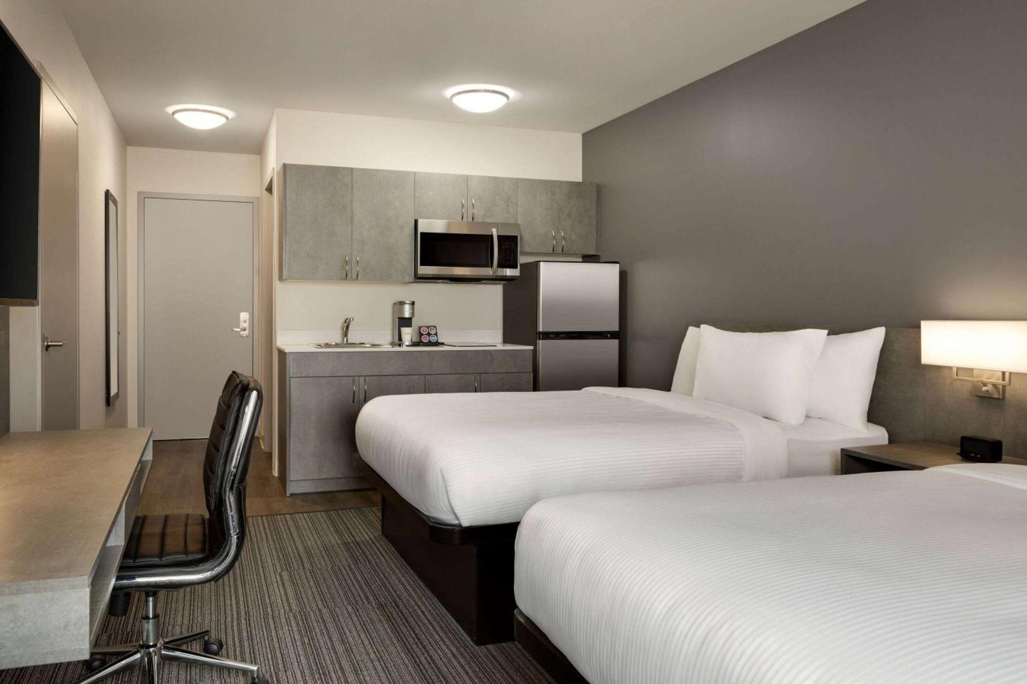 Microtel & By Wyndham Boisbriand *