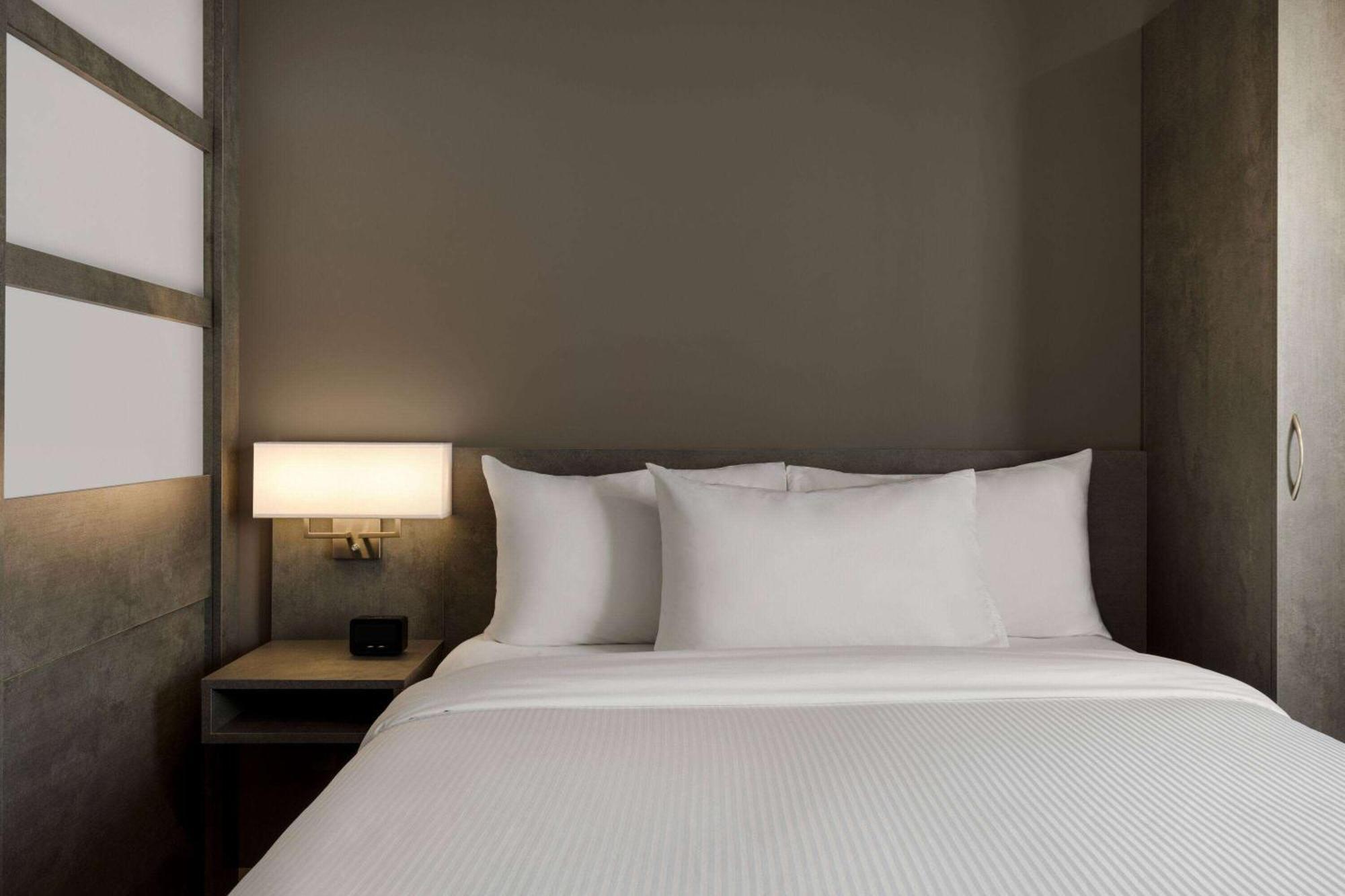 Microtel & By Wyndham Boisbriand Hotel *