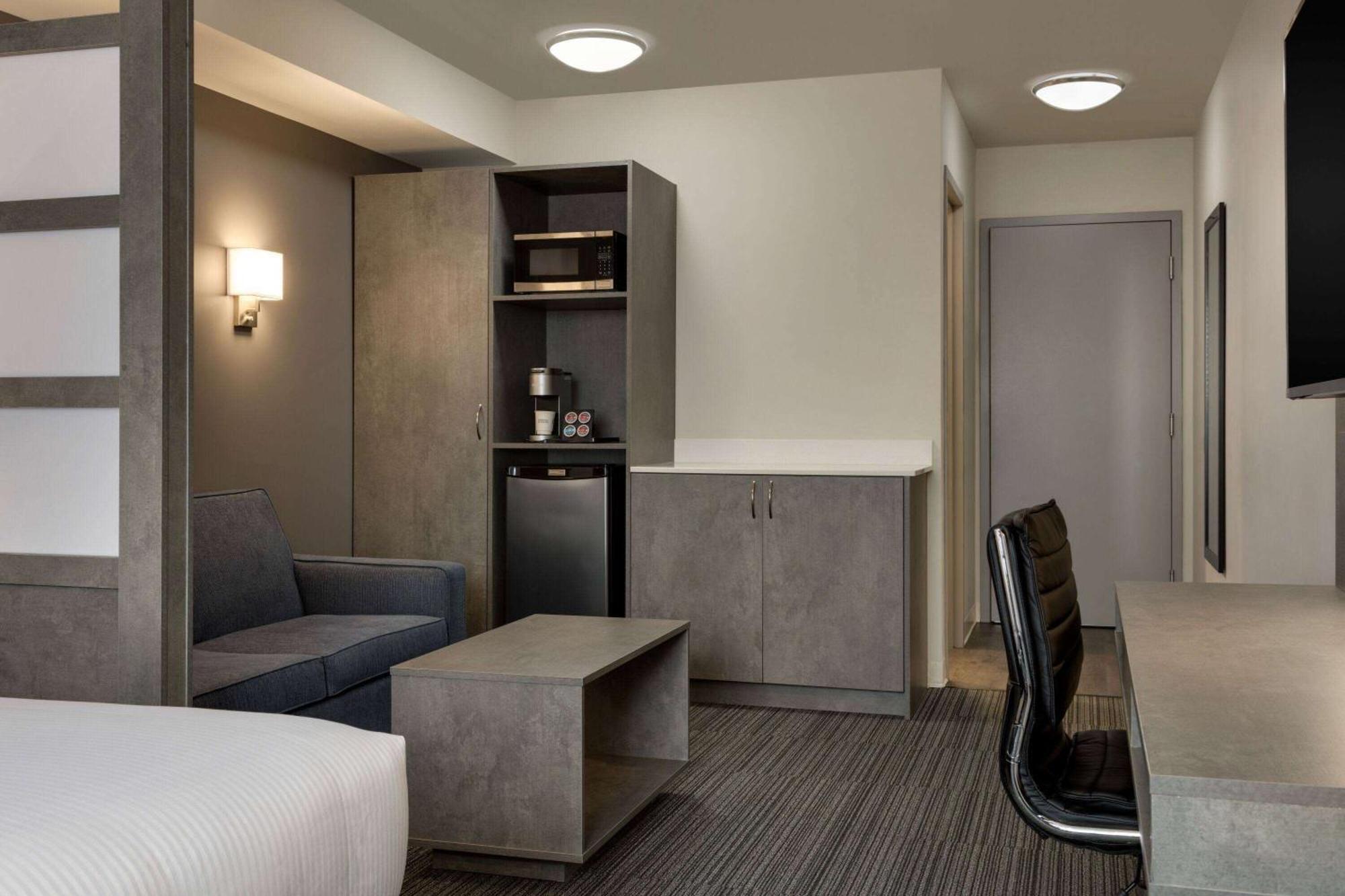 Microtel & By Wyndham Boisbriand